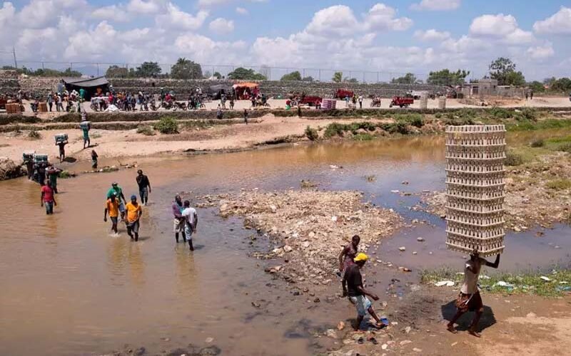 Gobierno haitiano afirma que debe construirse el polémico canal