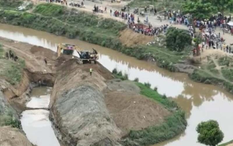 Haitianos desvían río Masacre para continuar con la construcción del canal