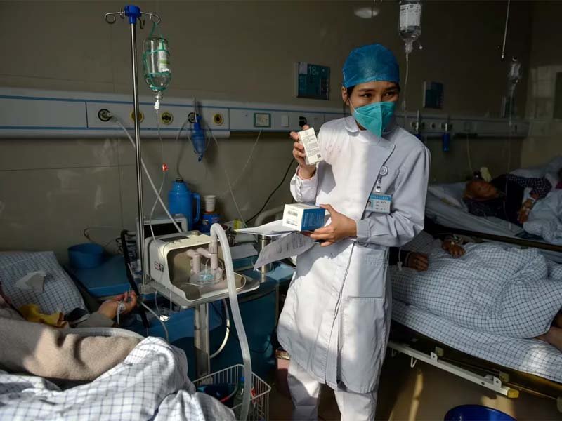 Hospitales colapsados en China