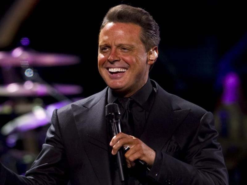 Descontento general por posposición del concierto de Luis Miguel en Santo Domingo