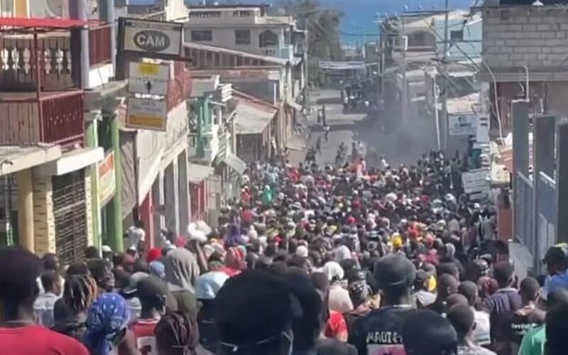 Guy Philippe llama a la desobediencia civil en Haití