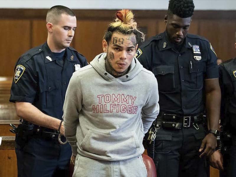 Otra vez, Tekashi preso acusado de supuesta violencia de género