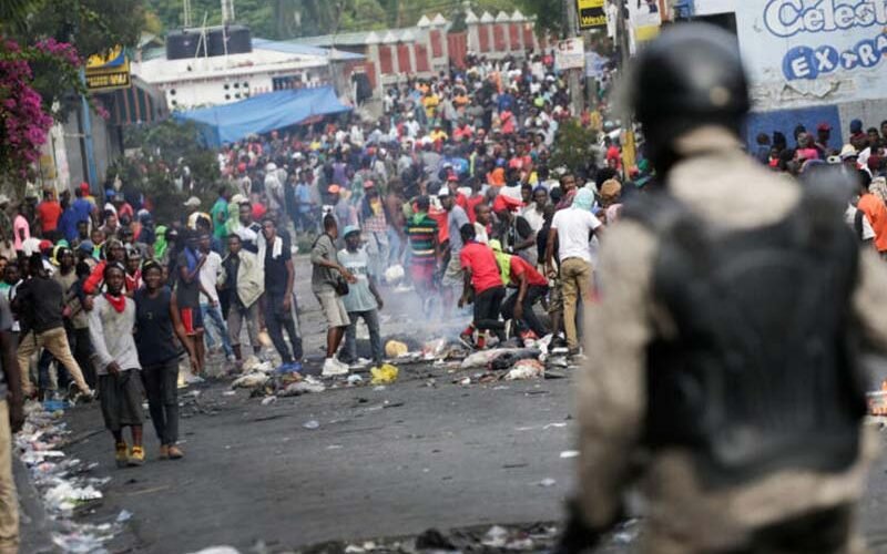 Estallan protestas en todo Haití luego de que manifestantes exigen la renuncia del primer ministro