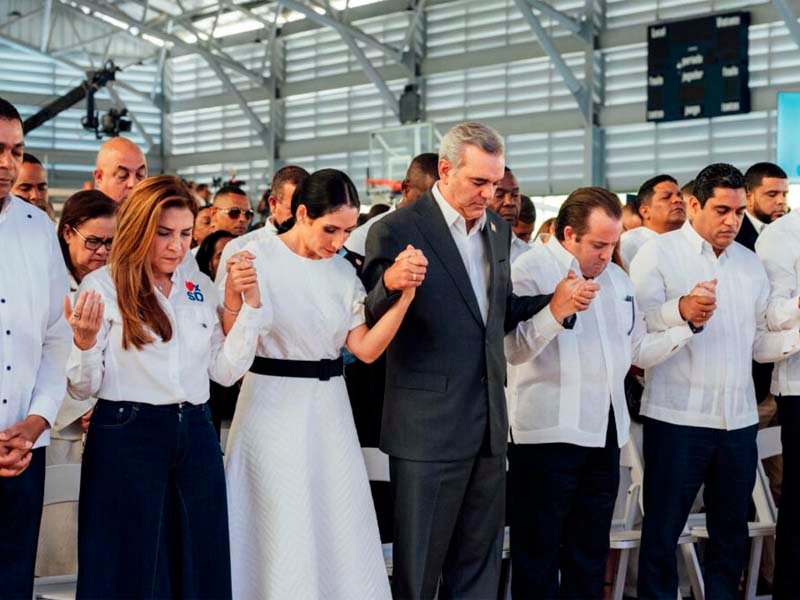 «Ni celebro triunfos, ni lloro derrotas»: Abinader con los alcaldes electos