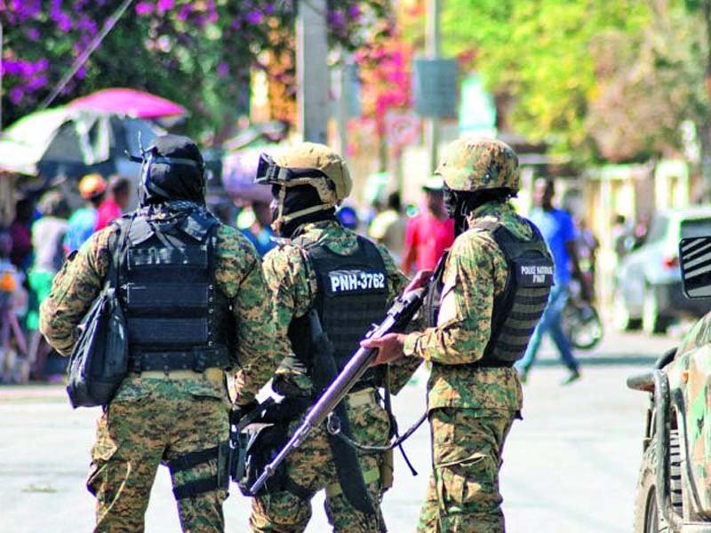 Militares de EEUU aseguran su embajada en Puerto Príncipe