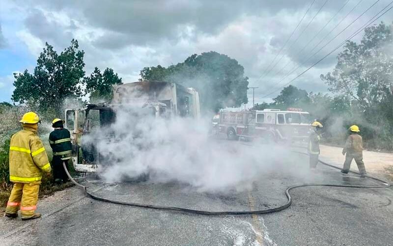 Camión recolector de basura de Verón Punta Cana se incendia