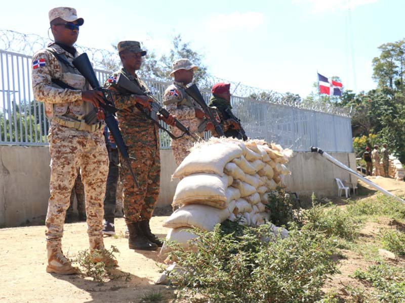 Militares continuarán vigilancia y patrullaje en la frontera tras llegada de kenianos a Haití