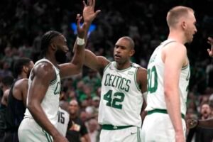 Mavericks necesitan una solución en las Finales de la NBA ante la fórmula de triples de los Celtics