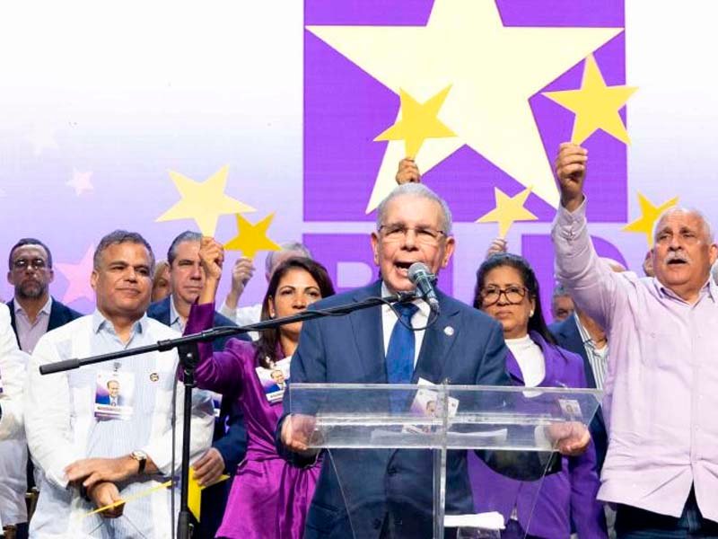 Danilo Medina acepta la culpa y llama a la autocrítica en el PLD
