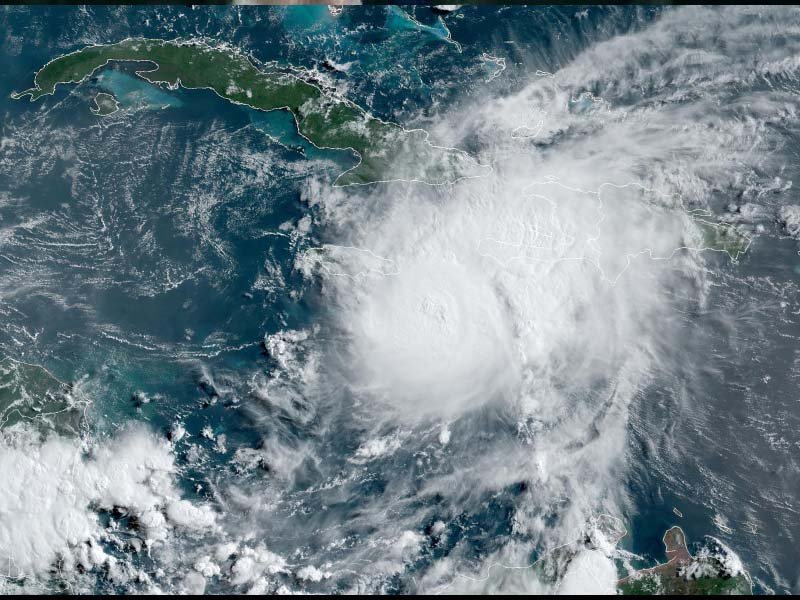 El huracán Beryl encuentra a Jamaica bajo toque de queda y estado de emergencia