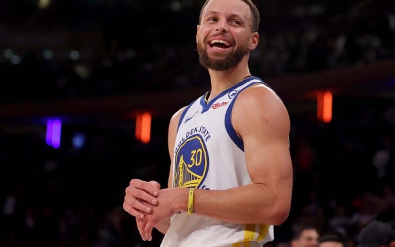 Stephen Curry extiende por un año y 62 millones con Golden State