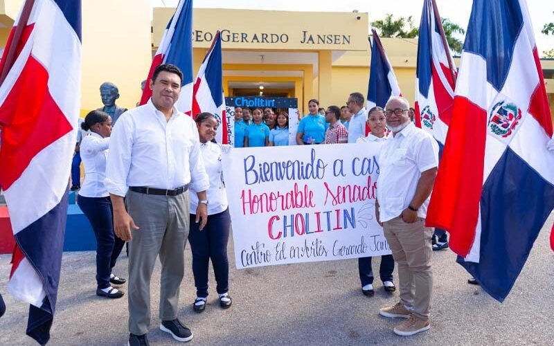 Senador Rafael B. Duluc instituye formalmente la beca a la excelencia académica «Auriely Esther Calderón Jiménez»