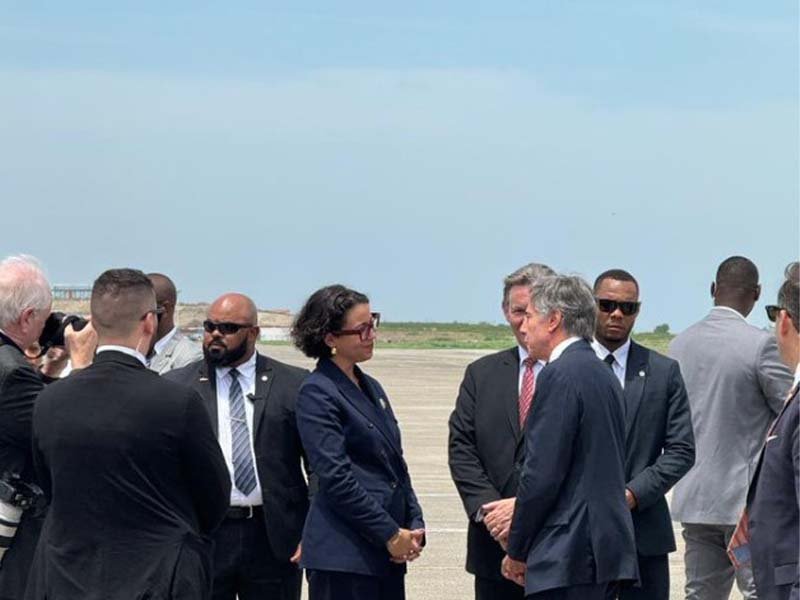 Antony Blinken es recibido por el Consejo Presidencial de Transición en Puerto Príncipe
