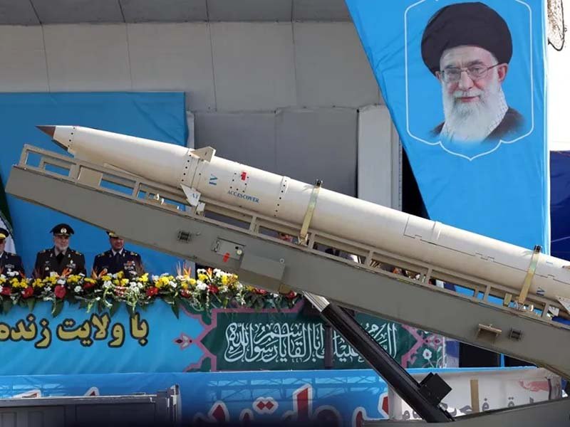 Irán presenta nuevo armamento;en medio de las tensiones