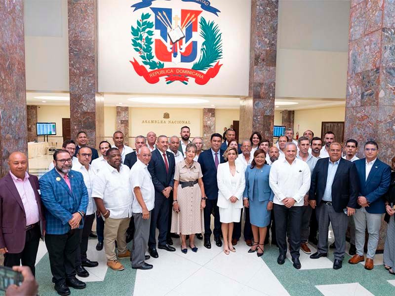 Senador Rafael B. Duluc encabeza encuentro con “Alianza Empresarial de Desarrolladores y Constructores de la Zona Este”