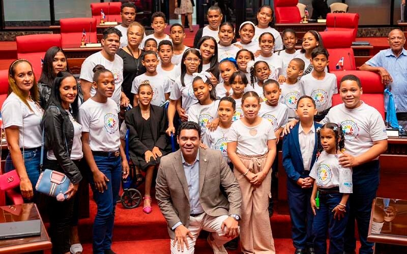 El Senado de la República recibe a «Los Niños de Los Memiso» en una visita cargada de esperanza y valores