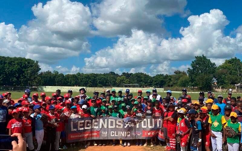 ImpACTA Kids Foundation y MLBPAA impacta la vida de más de 200 niños en Consuelo