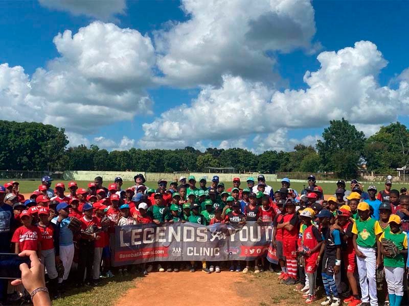 ImpACTA Kids Foundation y MLBPAA impacta la vida de más de 200 niños en Consuelo