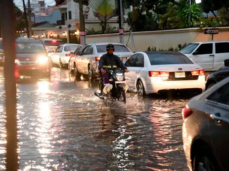 Lluvias persistirán con riesgo de inundaciones; 14 provincias en alerta