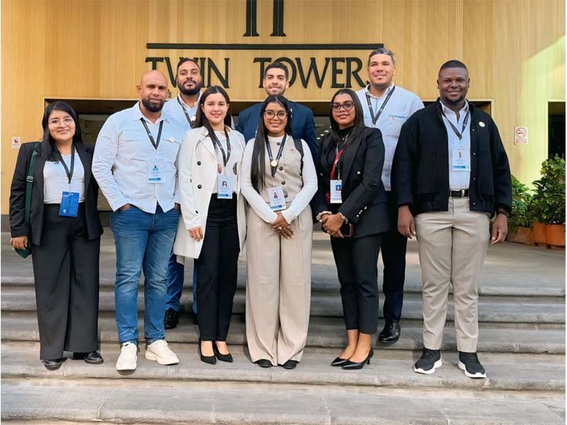 Jóvenes altagracianos participan como observadores internacionales en las elecciones de Ecuador