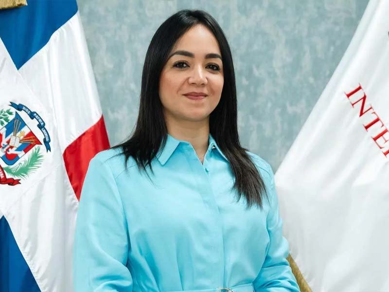 Faride Raful procura convertir en obligatorio el pago de multas de tránsito