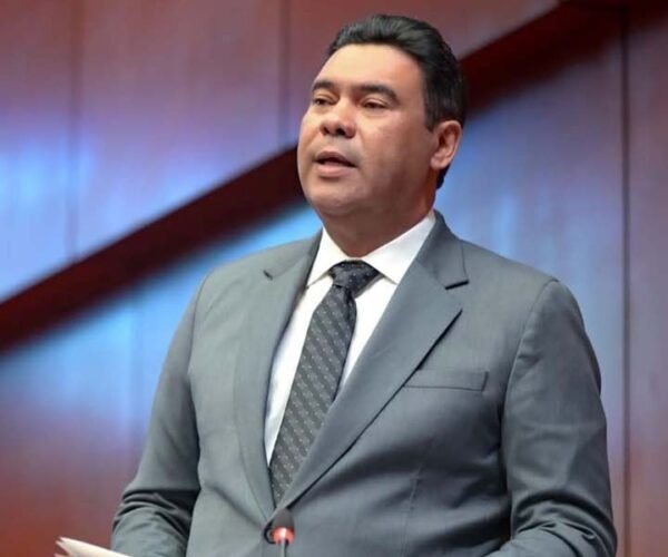 Senador CHOLITÍN somete nuevas iniciativas en beneficio de comunidades y medio ambiente