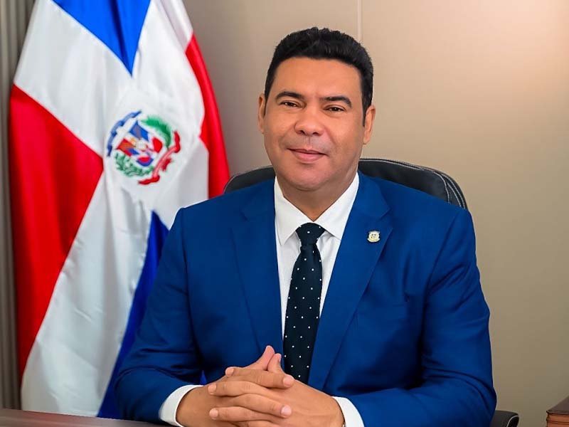 Senador Rafael Barón Duluc somete proyecto de ley para impulsar el turismo gastronómico en la República Dominicana