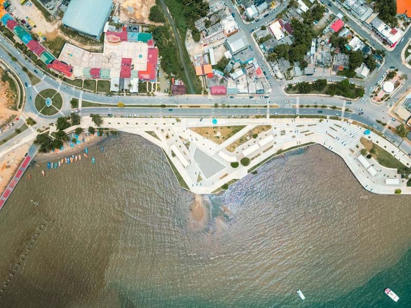 Presidente Abinader y ministro Collado inauguran reconstrucción de Malecón y otras obras en Samaná.