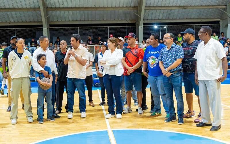 Senador Rafael Duluc reafirma su compromiso con la juventud y el deporte en San Rafael del Yuma
