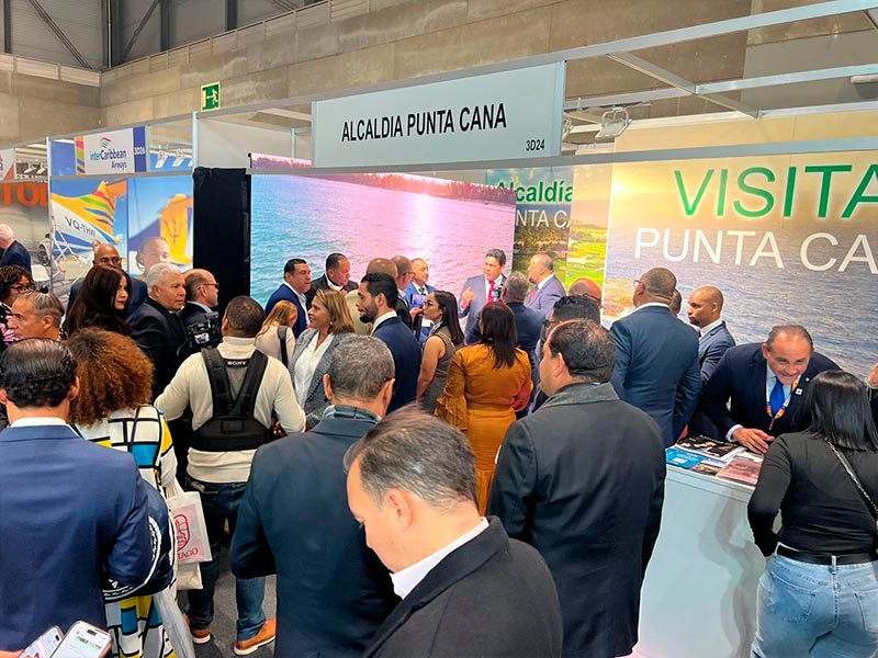 Verón–Punta Cana hace historia en FITUR con stand propio municipal