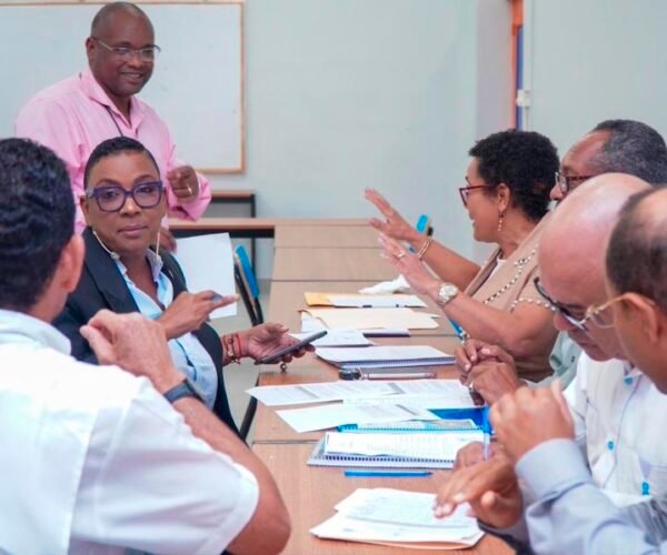 Regional 12 valida expedientes de distritos educativos para los Premios PRECE 2026