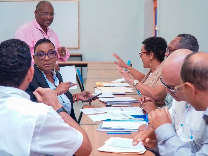 Regional 12 valida expedientes de distritos educativos para los Premios PRECE 2026