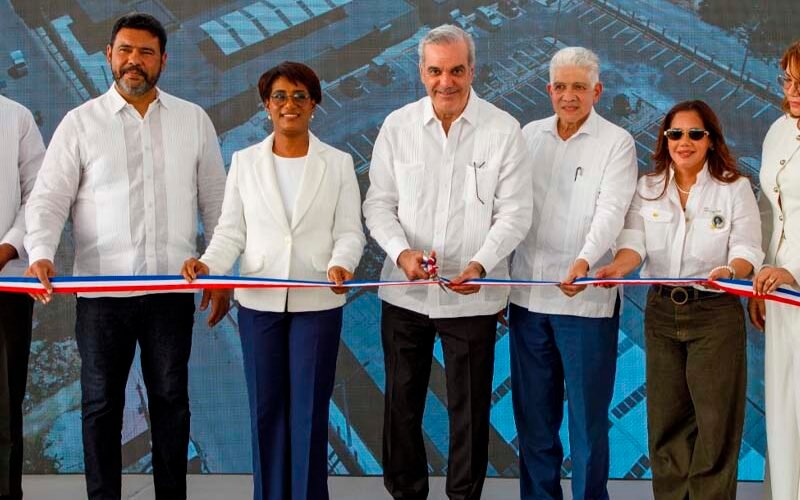 El presidente Abinader inaugura moderno mercado municipal en Higüey