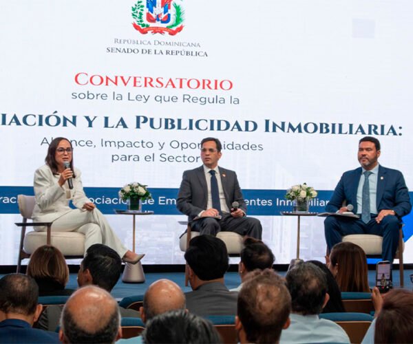 Senado realiza conversatorio sobre ley que regula la intermediación y la publicidad inmobiliaria