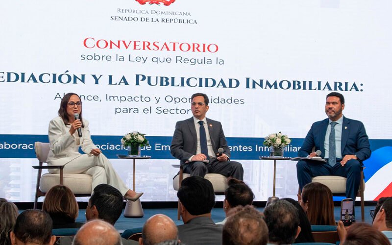 Senado realiza conversatorio sobre ley que regula la intermediación y la publicidad inmobiliaria