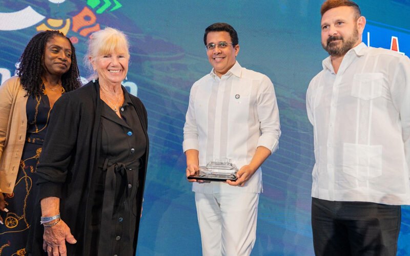 FCCA reconoce a David Collado por su liderazgo en el crecimiento de la Industria de Cruceros en RD