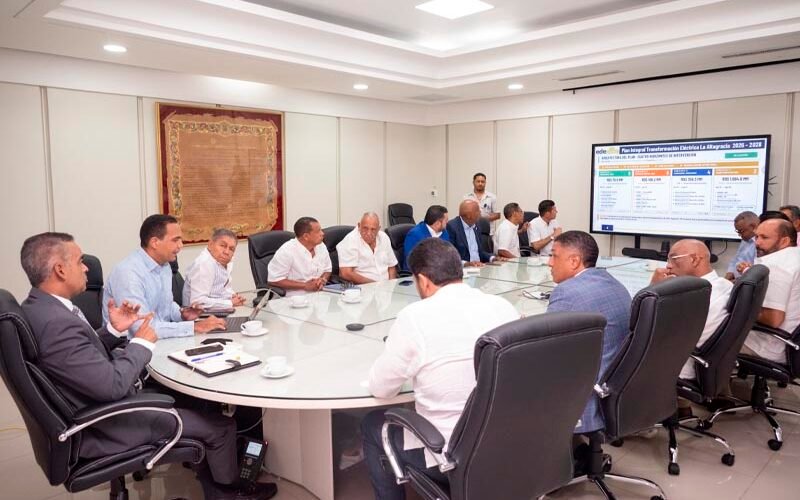 El senador Rafael Barón Duluc reúne a representantes de distintos sectores de la provincia y lleva ante las autoridades nacionales las demandas de los altagracianos